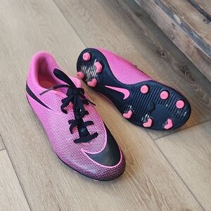 Nike Soccer Cleats, Girls 3
